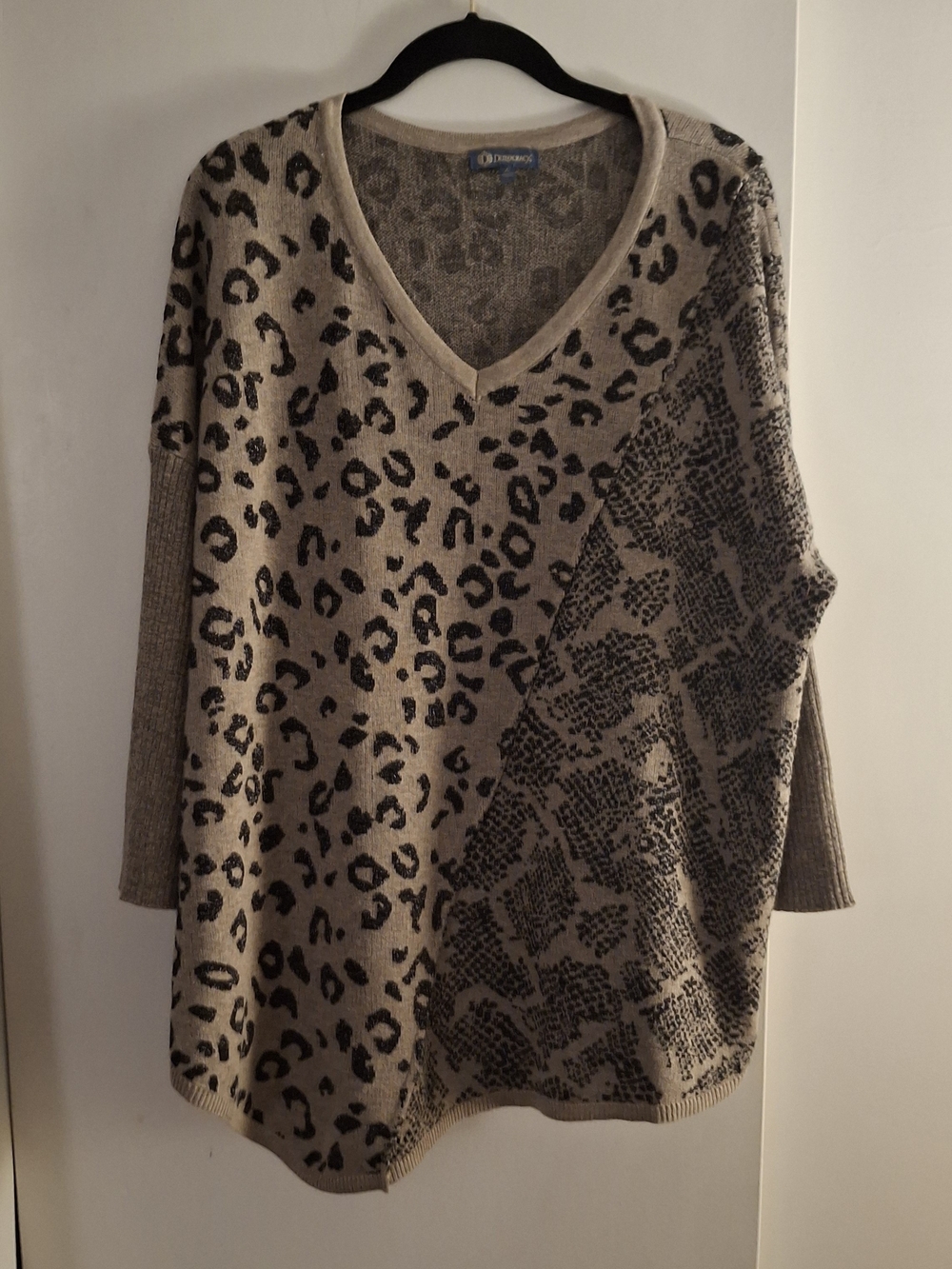 Democracy Women's Leopard & Snake Print V-Neck Sweater Tunic - Taupe